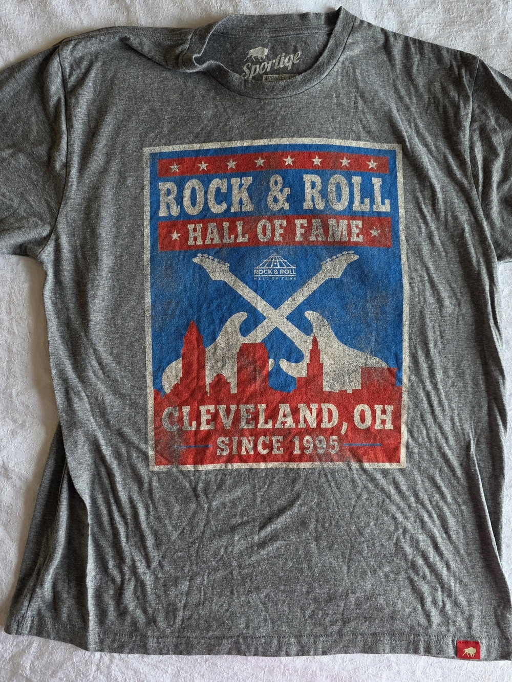 'Rock & Roll Hall of Fame' Graphic Tee - Cleveland. Gray, XL Unisex